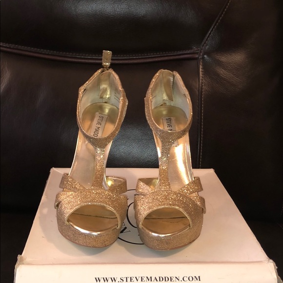 Steve Madden Gold Glitter Shoes - Picture 1 of 5